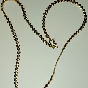 Avon Vintage Elegant Gold Heart Necklace